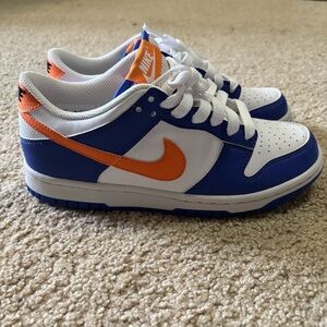 Kids Nike Dunks Orange, White, and Blue size 5Y